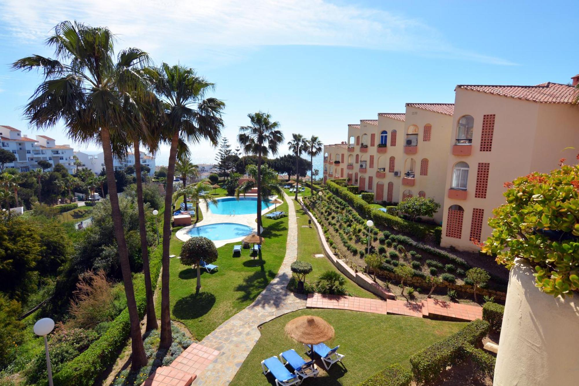 Ramada Hotel & Suites By Wyndham Costa Del Sol 푸엔히롤라 외부 사진