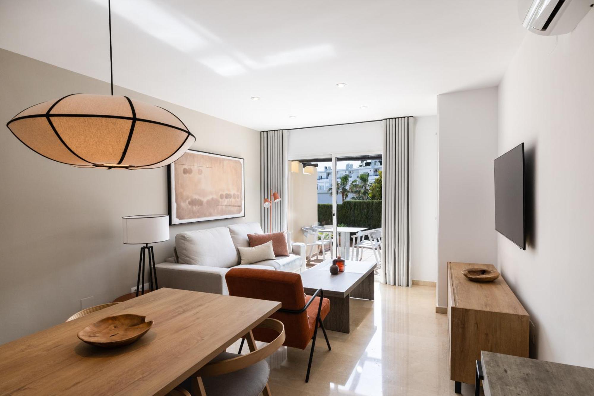 Ramada Hotel & Suites By Wyndham Costa Del Sol 푸엔히롤라 외부 사진